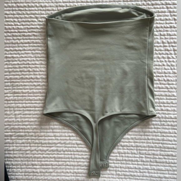 Strapless Express Bodysuit - Picture 6 of 7